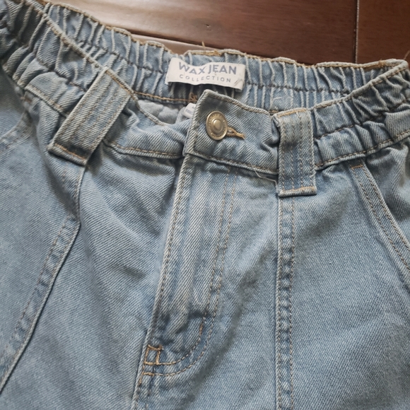 Women Medium Wash Wide Leg Cargos - Picture 5 of 6